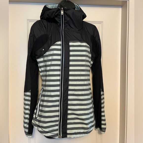 Lululemon Run Get Up And Glow Jacket! - Picture 1 of 13